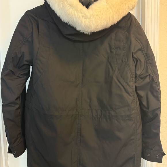 Coach 3-1 Shearling Parka 
Heavy jacket great for the winter . 
Quality Jacket - Picture 5 of 9